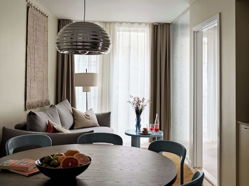 Two-Bedroom Apartment for 6