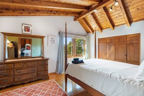 3 dormitoris, escriptori, planxa i posts de planxar i wifi gratuïta 