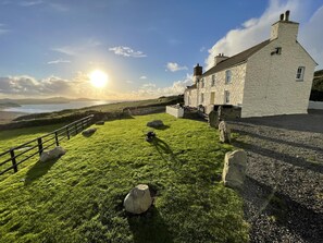 Property grounds - Upper Porthmawr - 5 Bedroom Cottage - Whitesands (Haverfordwest)