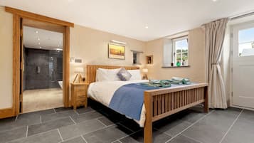 3 bedrooms, premium bedding, bed sheets