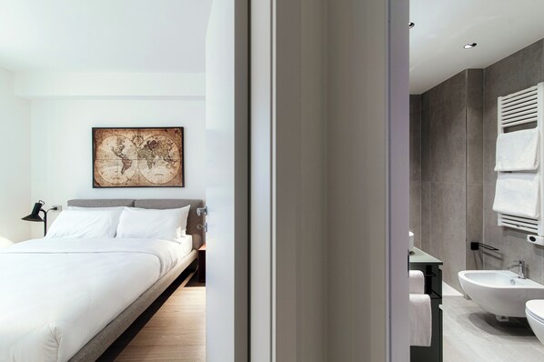 1 bedroom, premium bedding, down duvets, iron/ironing board - Rubini Suites (Como)