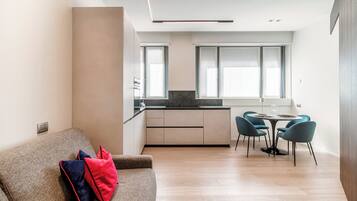 Apartment | Wohnbereich | 30-Zoll-Fernseher mit Digitalempfang