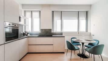 Apartment | Eigene Küche | Großer Kühlschrank, Ofen, Herdplatte, Geschirrspüler