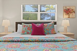 3 bedrooms, desk, iron/ironing board, free WiFi - Enjoy Coastal Comforts in our Stylish '60s Gulfport Home (Gulfport)