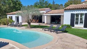 Outdoor pool - Luxueuse Villa Provençale Avec Piscine (Lorgues)