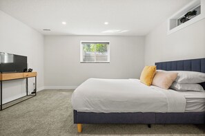 1 bedroom, desk, iron/ironing board, free WiFi