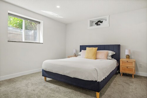 Willow Park Suite - 1 Bdrm w Wifi, near Shopping