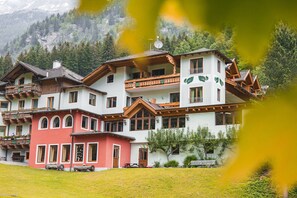 Front of property - Pirker's Natur- & Bio Familienhotel (Malta)