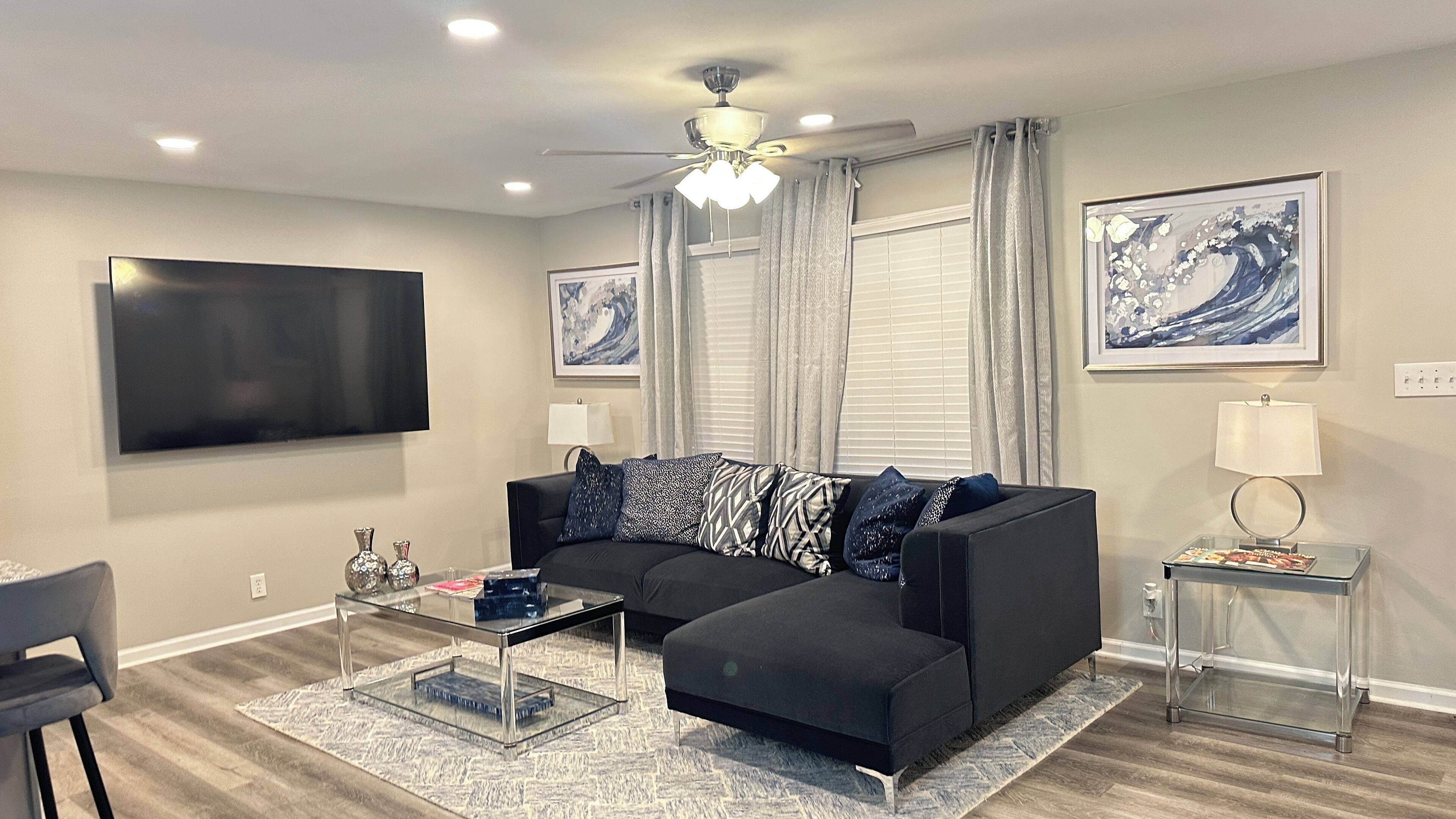 Beautiful Modern home min away from ATL Airport 