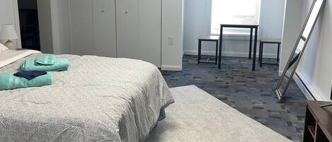 1 habitación, tabla de planchar con plancha, wifi y ropa de cama