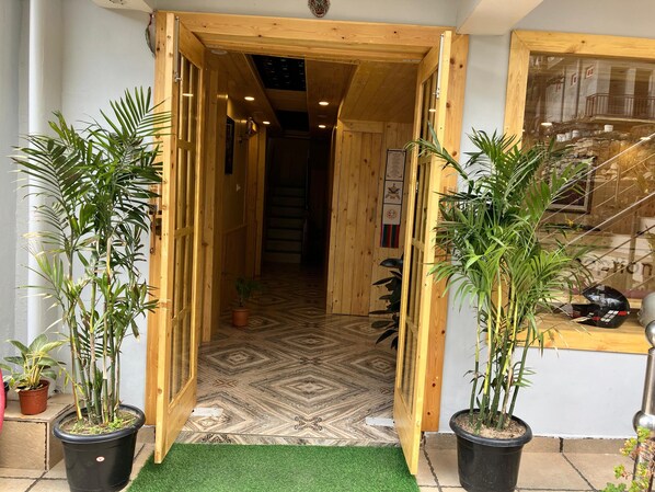 Interior - Goroomgo Ghar Bar Boutique Stay Himachal Pradesh (Dharamshala)