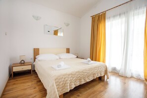 3 soverom, strykejern/-brett, reiseseng for barn og wi-fi