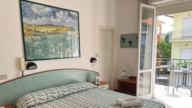 Unclassified image, 1 of 14, button - Hotel Blue Sky (Rimini)