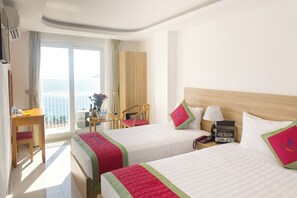 Deluxe Double or Twin Room, Balcony, Sea View | Peralatan tempat tidur premium, gebar bulu kapas, tilam berlapik 