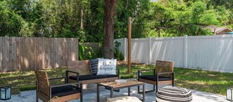 Modern, Charming Home in the heart of Winter Park- Perfect for a couples retreat or small group!