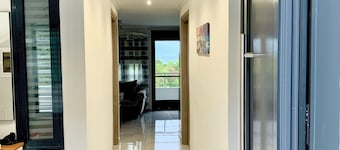 Coastal vista retreat 