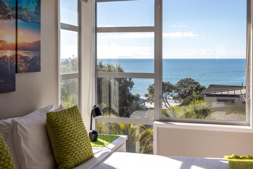 Sea Breeze at The Sands - premium 2 bedroom Onetangi Beachfront Apartment 
