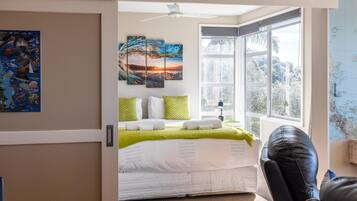 2 bedrooms, iron/ironing board, internet, bed sheets