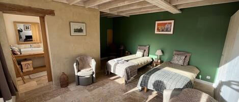 1 bedroom, WiFi, bed sheets