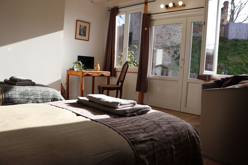 Gîte De La Chambre Verte Face à La Tour De La Reine Blanche - Gisors