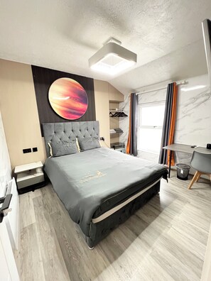 4 dormitorios, tabla de planchar con plancha, wifi y ropa de cama