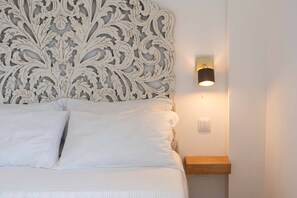 1 bedroom, iron/ironing board, internet, bed sheets - Azores Element - House with pool (Ponta Delgada)