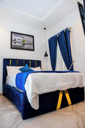 El Elyon Hotel and Suites