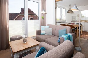 Fernseher, Bücher, Stereoanlage