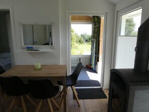 Dining - Ferienhaus Lachmöwe - Kleines, Modernes Haus, Idyllisch im Grünen Gelegen (Kappeln)