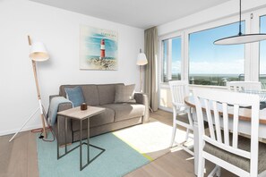 TV, bøker og stereoanlegg