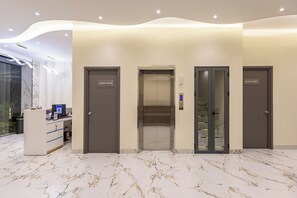 Reception -  V'Luna Hotel - Managed by THM (Can Tho)