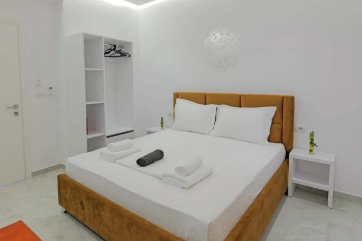Deluxe Double Room | 1 bedroom, soundproofing, free WiFi, bed sheets