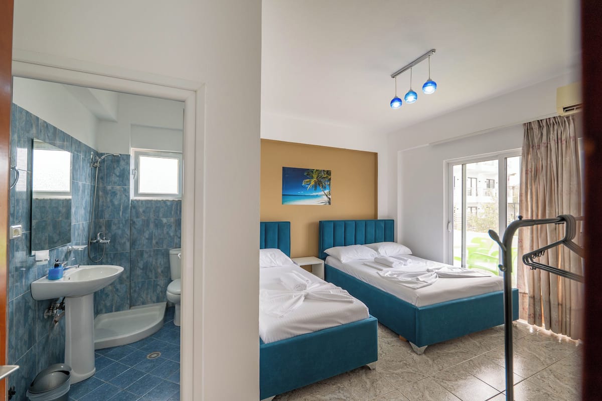 Basic Triple Room | 1 bedroom, soundproofing, free WiFi, bed sheets