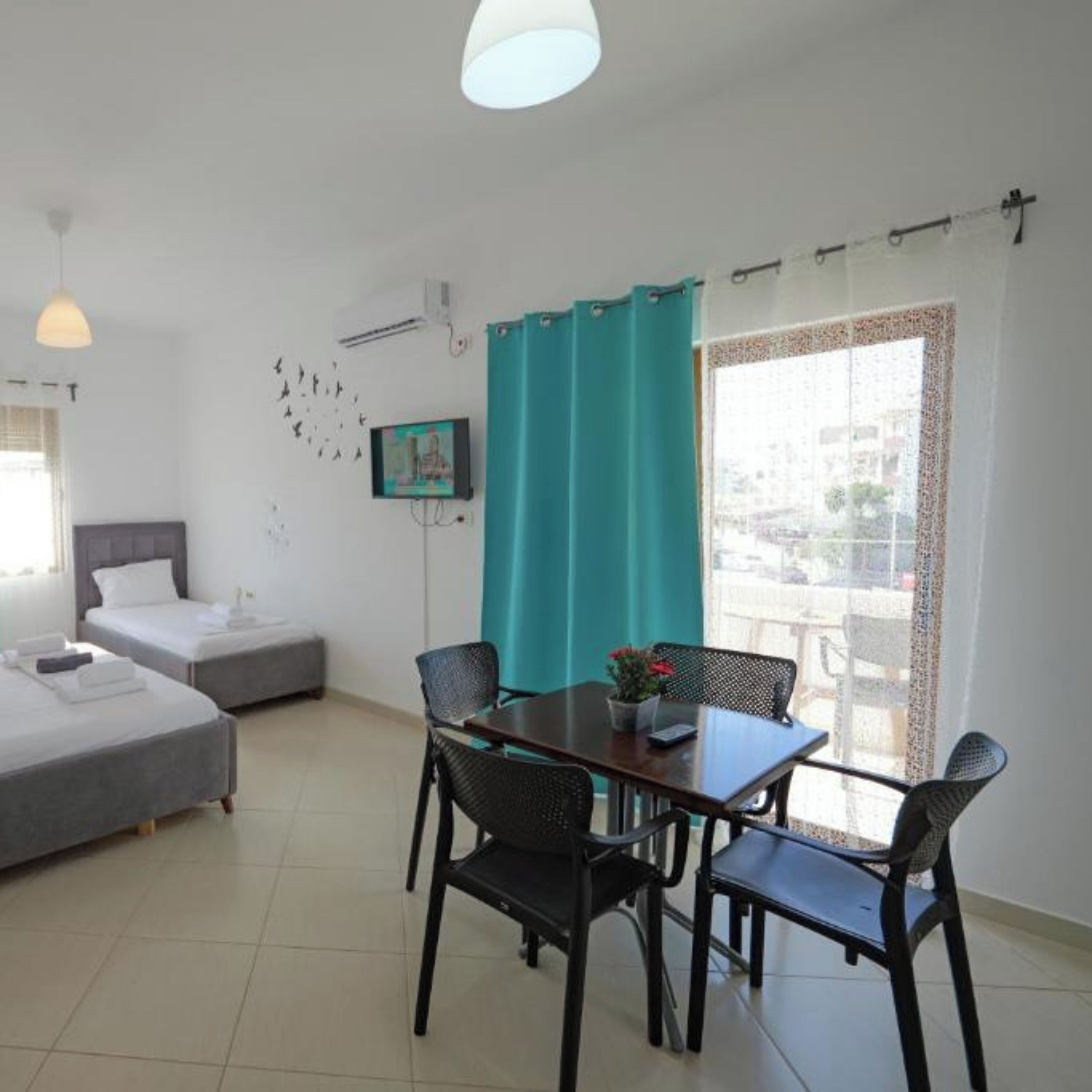 Deluxe Apartment | Soundproofing, free WiFi, bed sheets