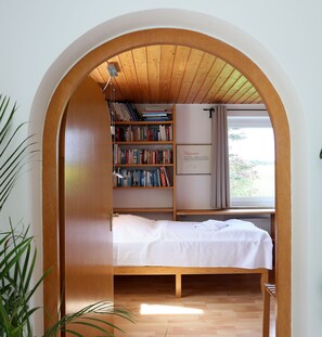 2 bedrooms, iron/ironing board, travel cot, free WiFi - 90 m² (970 sf) holiday flat top location for Upper Bavaria and Munich South
 (Schäftlarn)