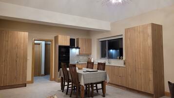 Cottage | 2 bedrooms, iron/ironing board, free WiFi, bed sheets