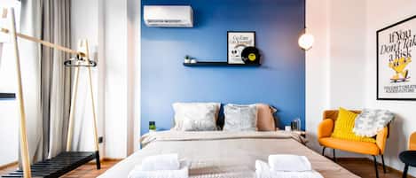 4 bedrooms, iron/ironing board, free WiFi, bed sheets
