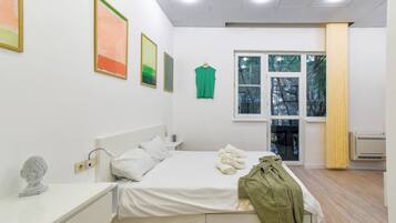 1 bedroom, desk, iron/ironing board, free WiFi