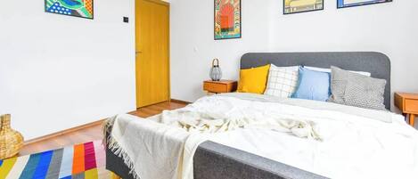 1 chambre, fer et planche à repasser, Wi-Fi gratuit, draps fournis