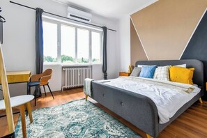 1 bedroom, iron/ironing board, free WiFi, bed sheets - Private Room | AC | Netflix | Desk | Shared BTH (Sofia)