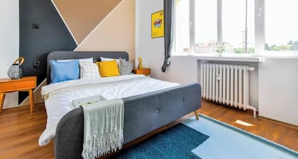 Private Room | AC | Netflix | Desk | Shared BTH