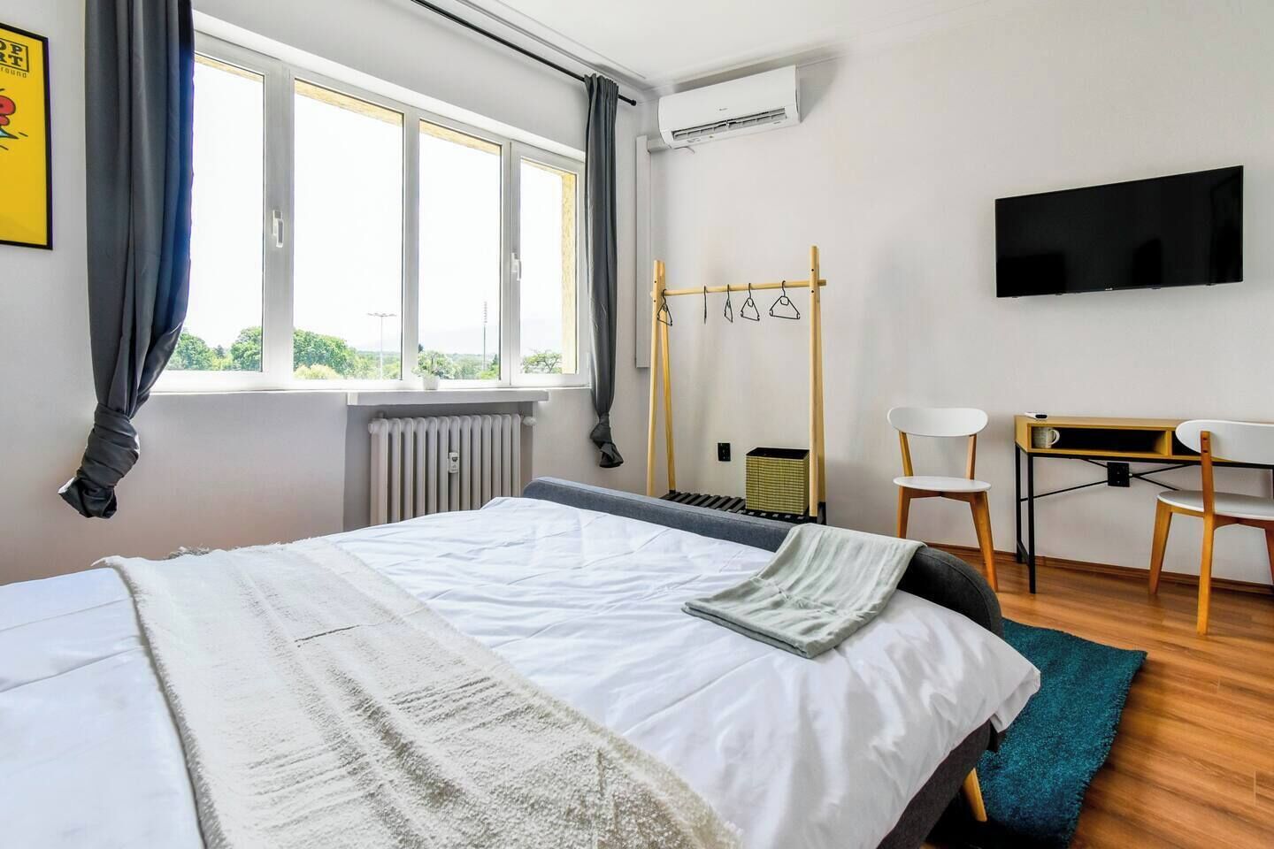 1 habitación, tabla de planchar con plancha, wifi gratis y ropa de cama 