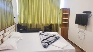 Deluxe Room | WiFi (free) - A.V.N Homestay (Kodaikanal)