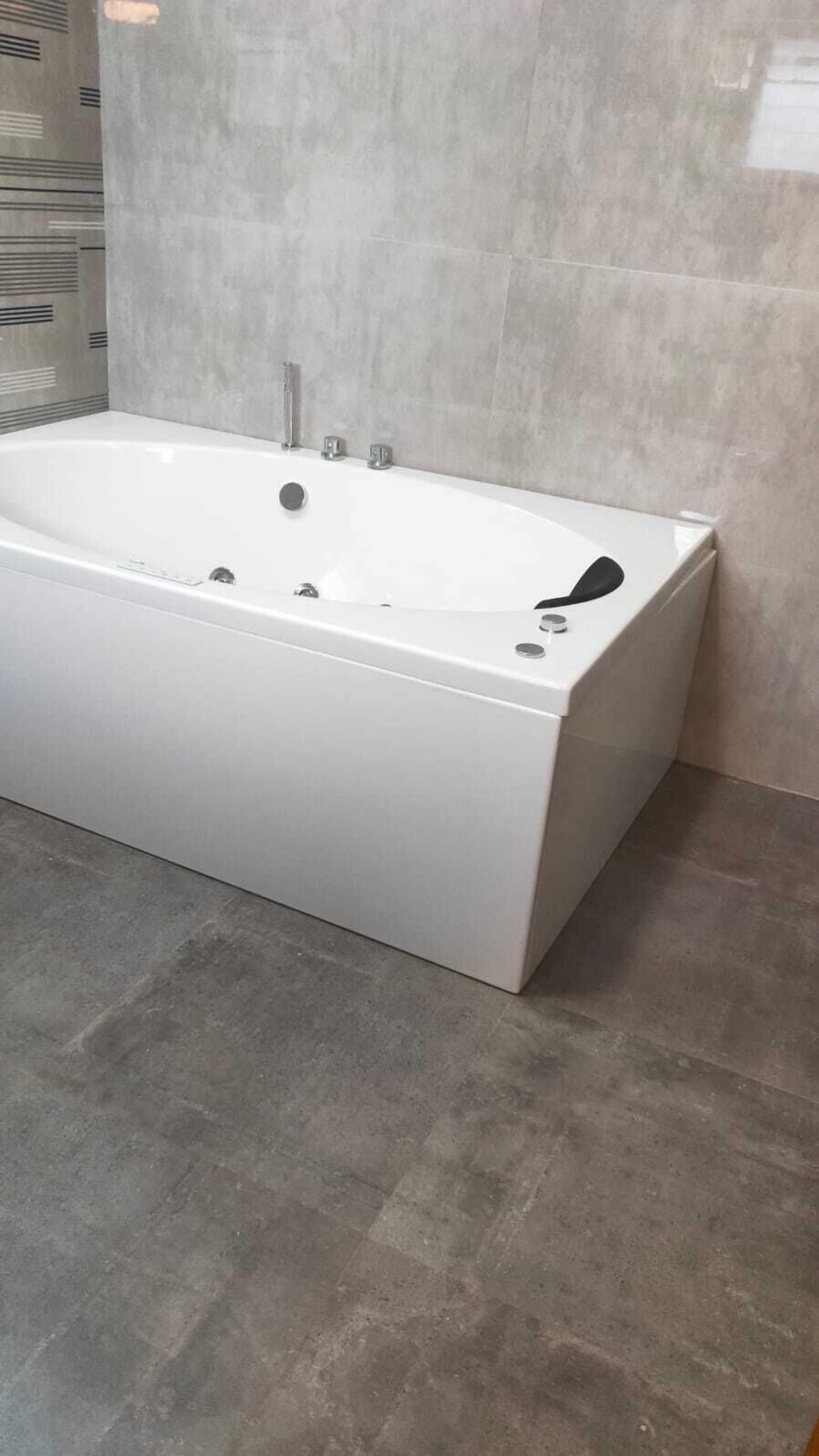 Signature Room | Bathroom