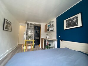 1 chambre, fer et planche à repasser, Wi-Fi, draps fournis