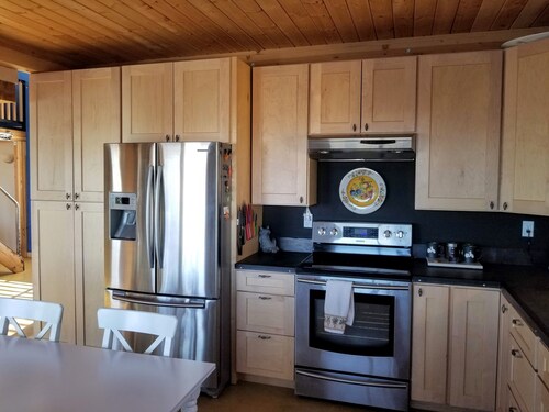 Tranquil 2-bedroom cabin in Yucca Valley with AC, WiFi
