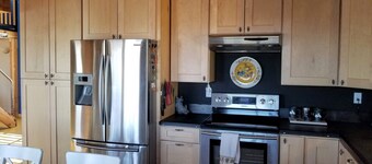 Tranquil 2-bedroom cabin in Yucca Valley with AC, WiFi