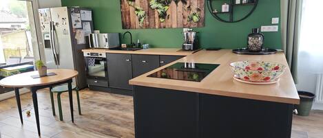 微波炉、烤箱、炉灶、洗碗机