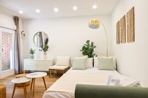 2 bedrooms, iron/ironing board, free WiFi