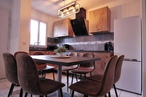 Dining - Maison/7 Mindisney/netflix/terrasse (Magny-le-Hongre)